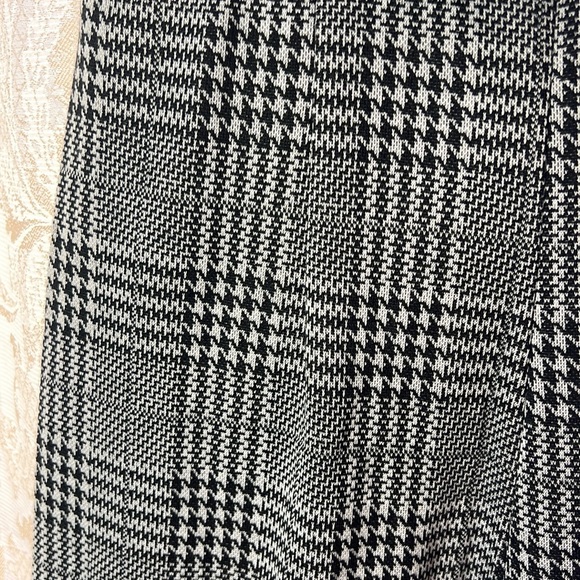 Jumper - Picture 6 of 6